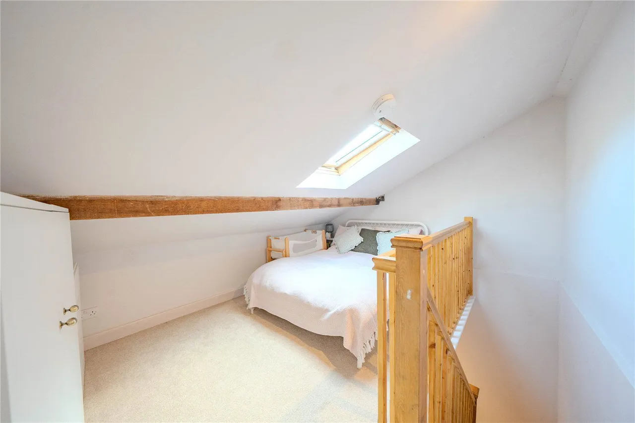 Low Bank Street, Farsley, LS28, photo 4