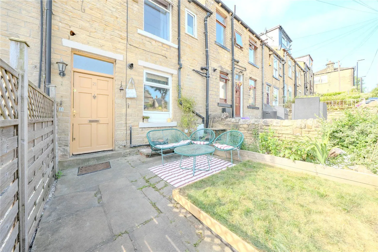 Low Bank Street, Farsley, LS28, photo 10