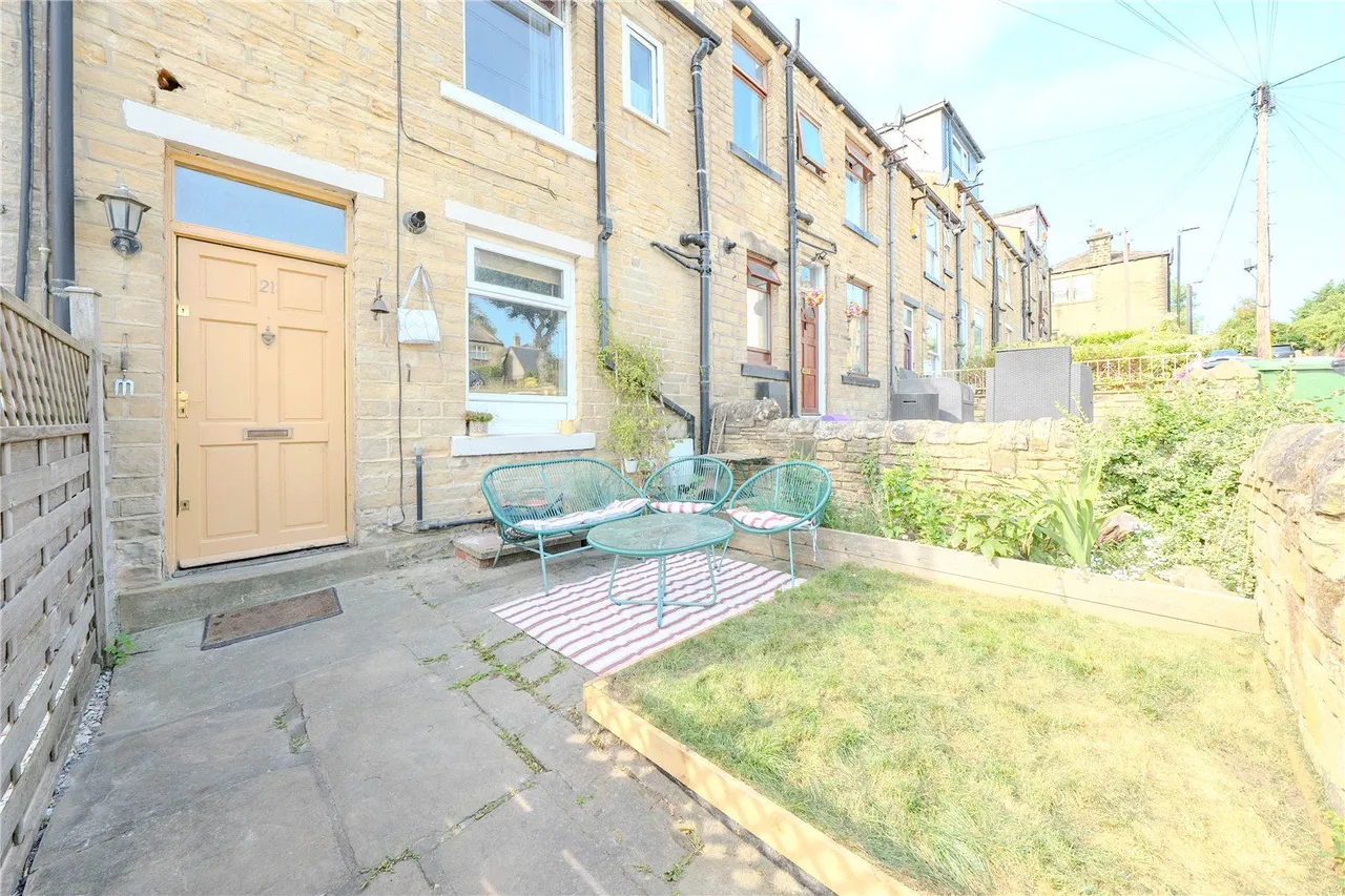 Low Bank Street, Farsley, LS28, photo 8