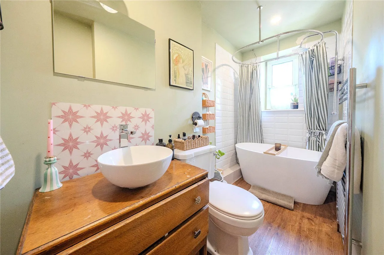 Low Bank Street, Farsley, LS28, photo 7