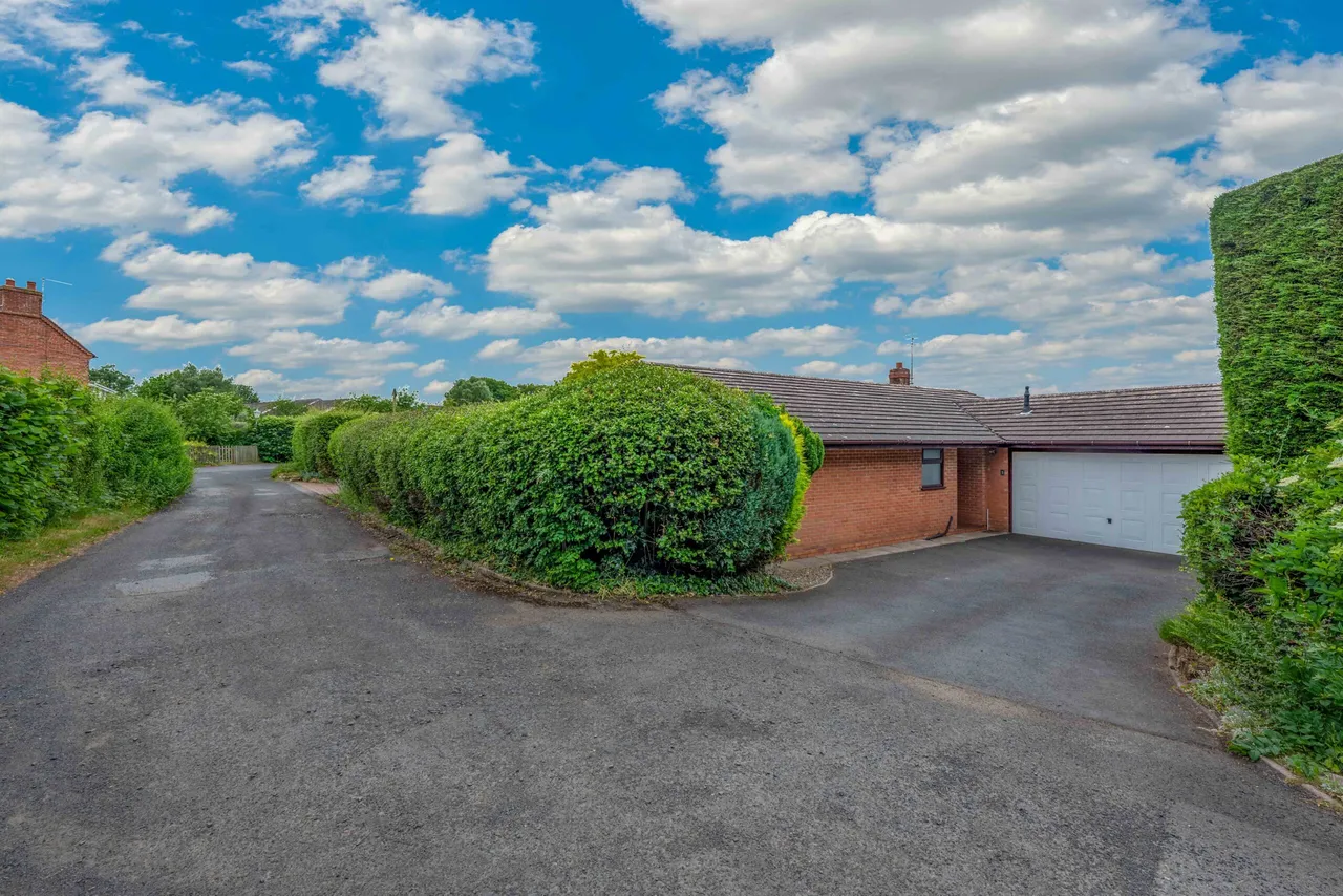 Cottage Farm Lane, Marlbrook, Bromsgrove, B60 1EA, photo 2