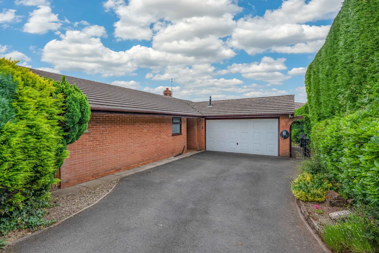 3 bed house for sale — Cottage Farm Lane, Marlbrook, Bromsgrove, B60 1EA