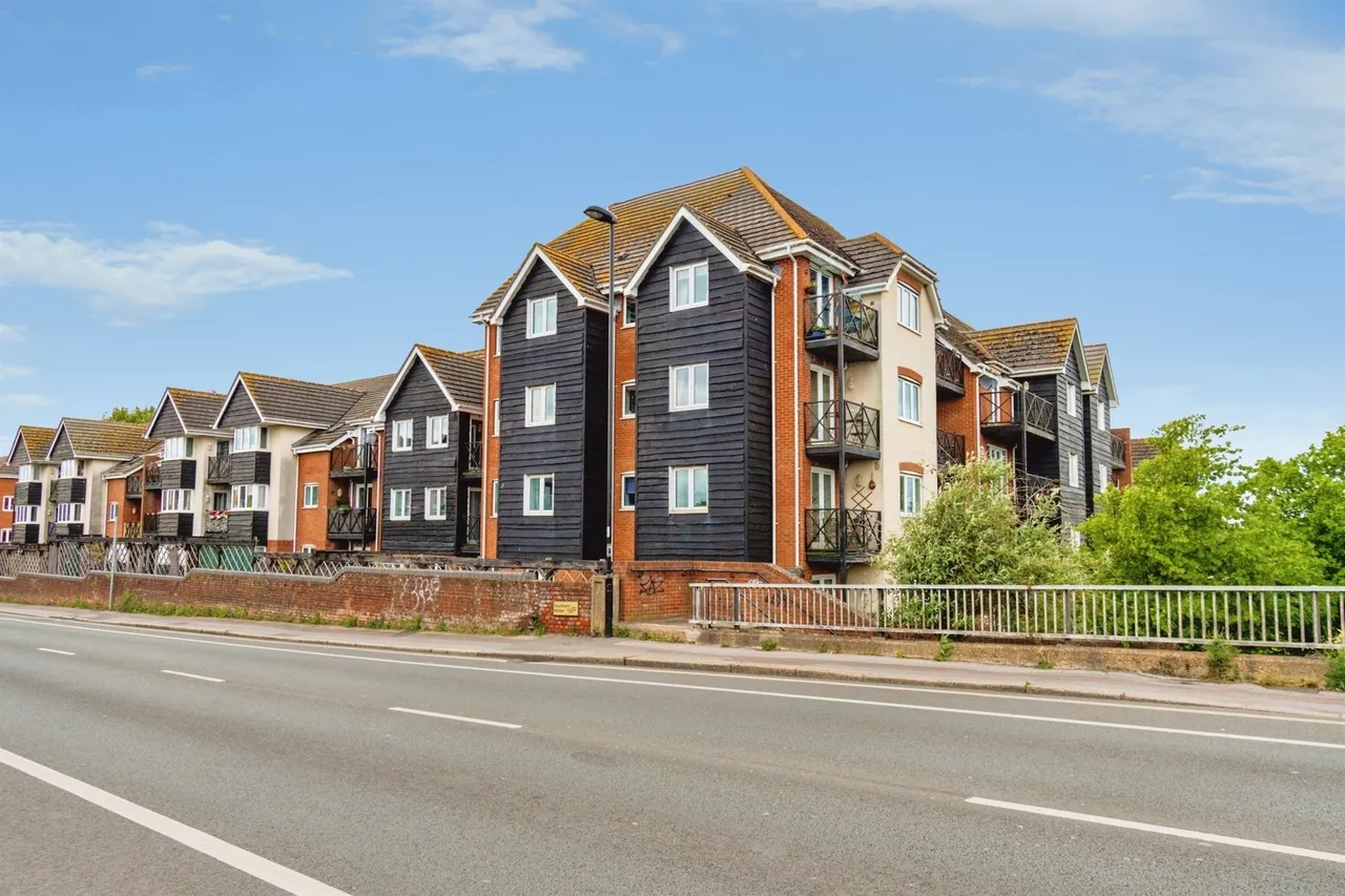 2 bed flat for sale — Priory Avenue, Southampton