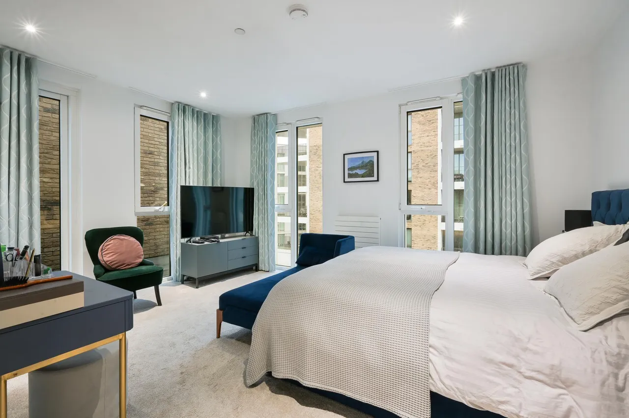 Admiralty Avenue, Royal Wharf, E16, photo 6