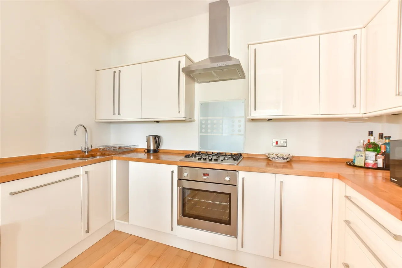 Hambrough Road, Ventnor, PO38, photo 4