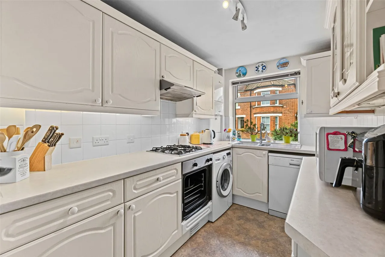 Third Cross Road, Twickenham, TW2 5DU, photo 4