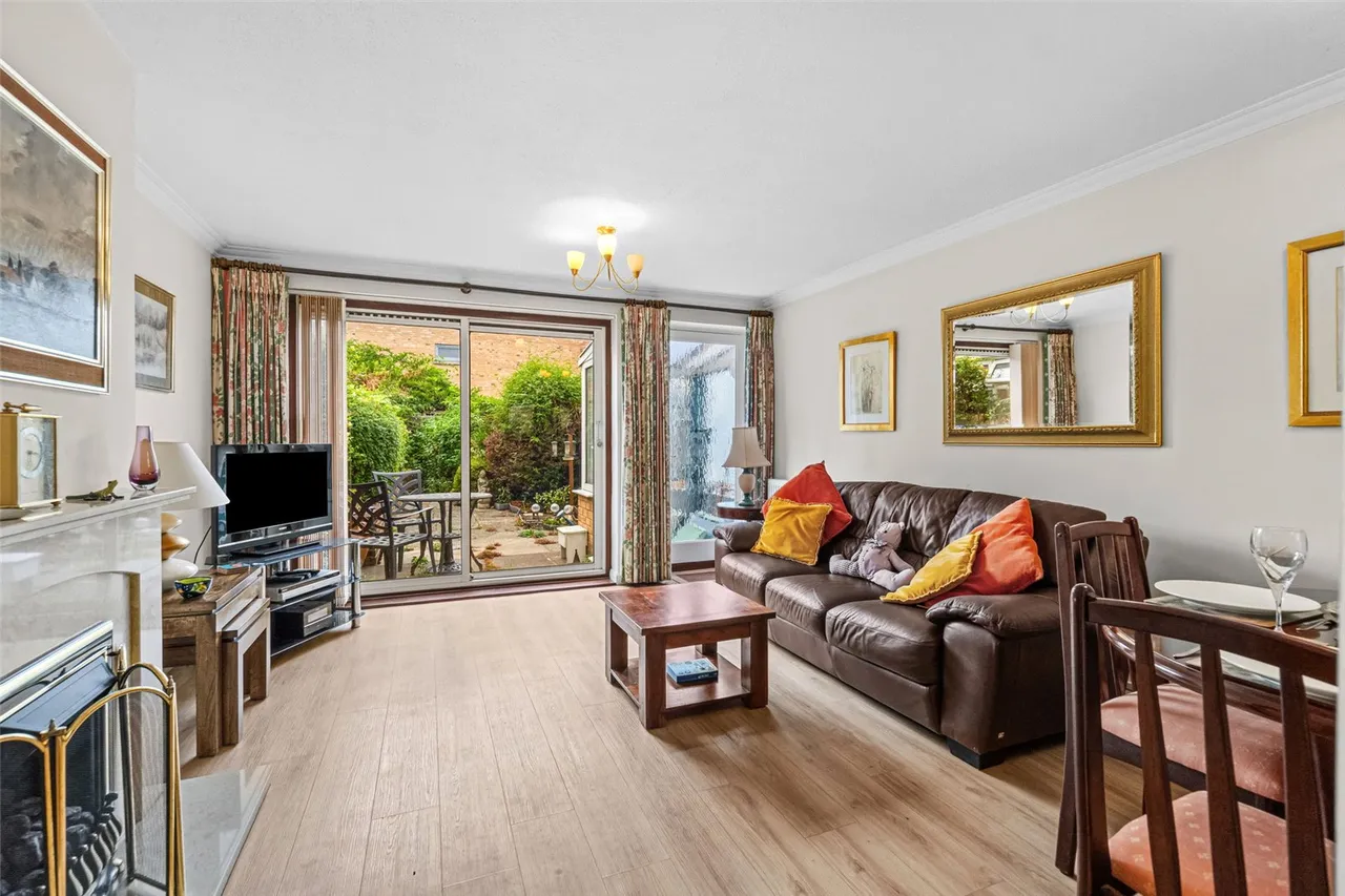 Third Cross Road, Twickenham, TW2 5DU, photo 2