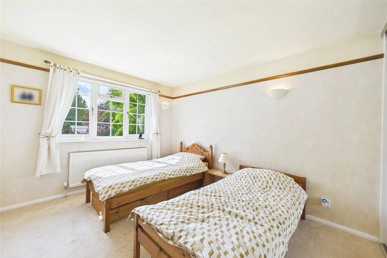 Lyndhurst Close, Horsell, GU21, photo 11