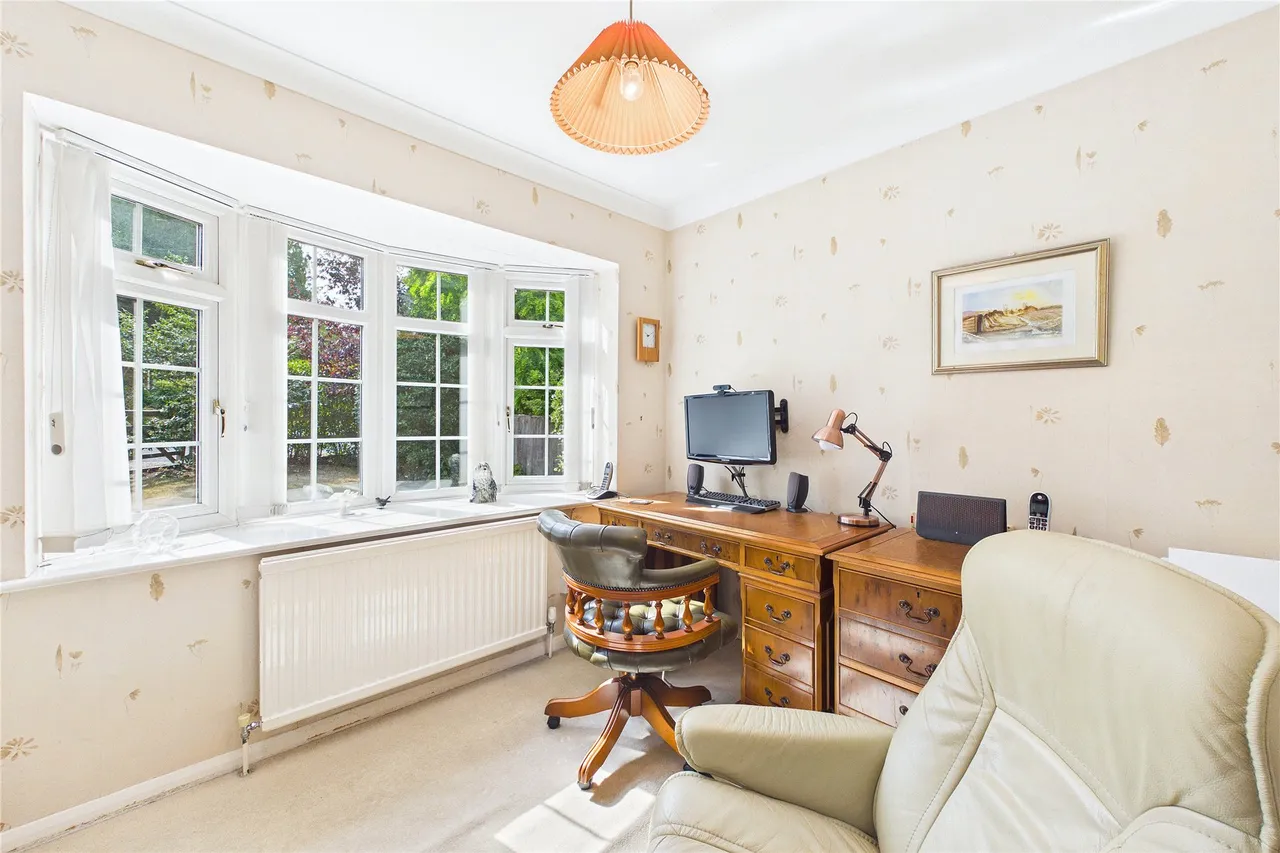 Lyndhurst Close, Horsell, GU21, photo 8
