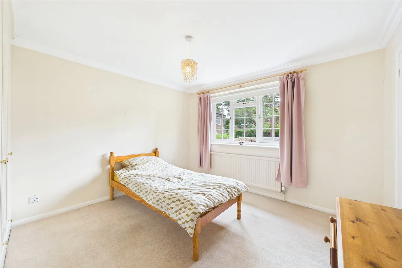 Lyndhurst Close, Horsell, GU21, photo 9
