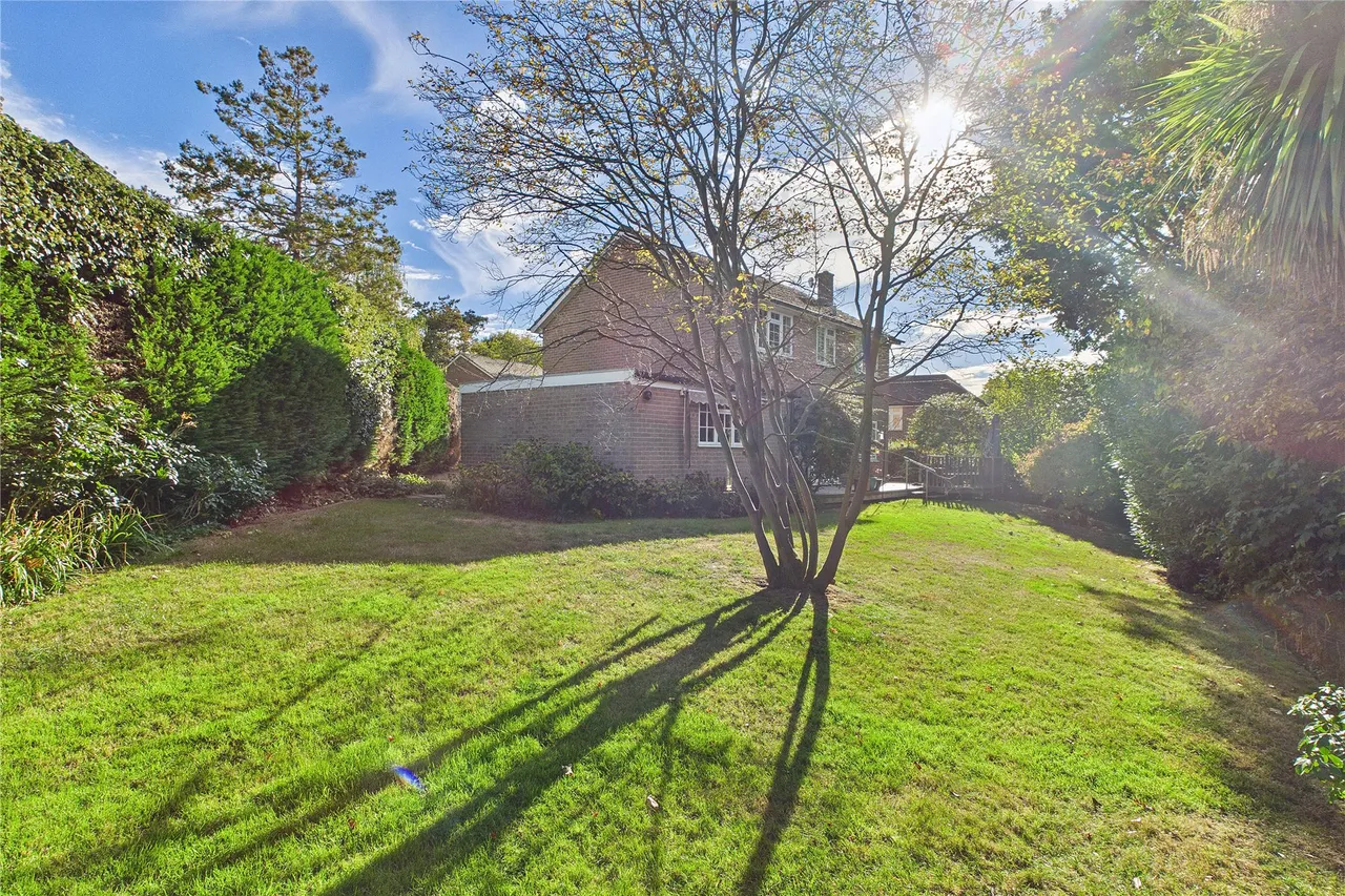 Lyndhurst Close, Horsell, GU21, photo 17