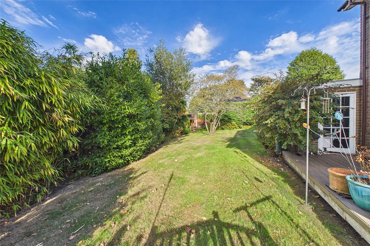 Lyndhurst Close, Horsell, GU21, photo 16