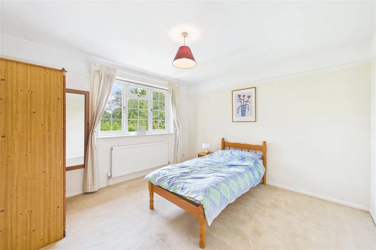 Lyndhurst Close, Horsell, GU21, photo 12