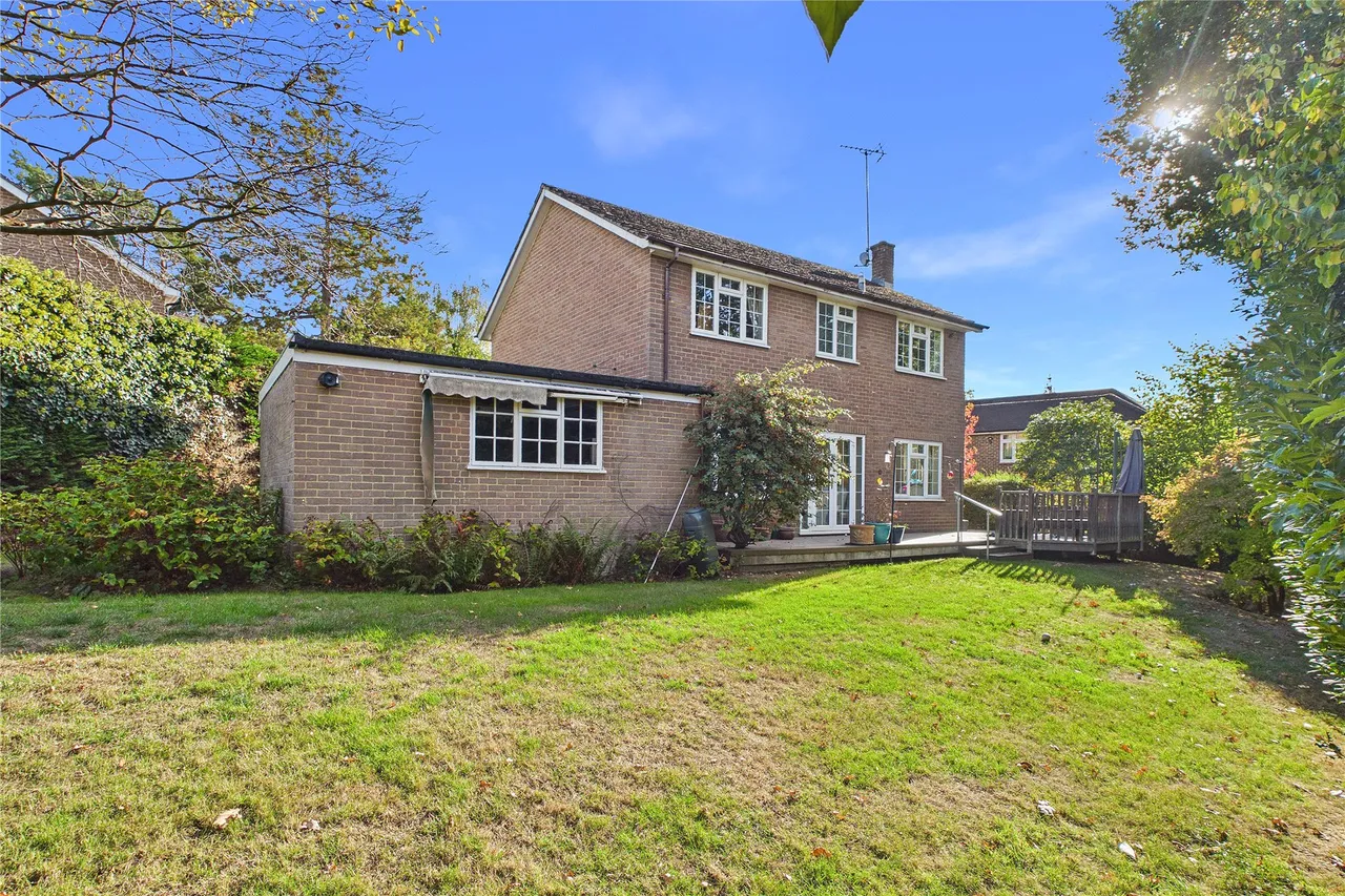 Lyndhurst Close, Horsell, GU21, photo 18