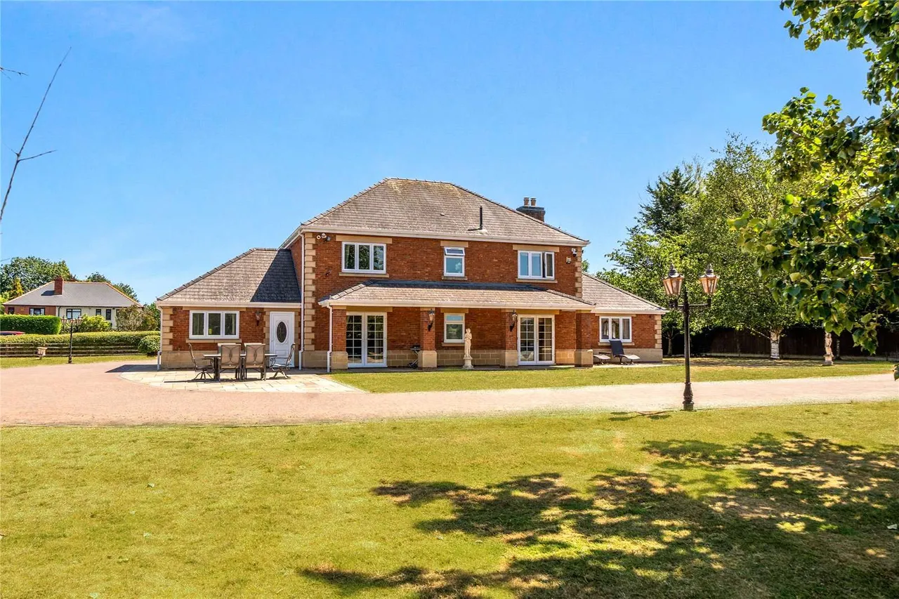 Tewkesbury Road, Twigworth, GL2, photo 15