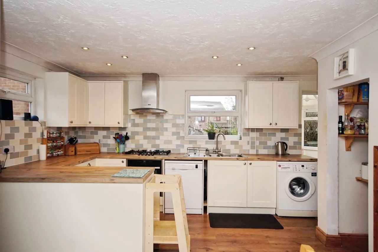Frederick Thomas Road, Dursley, GL11, photo 3