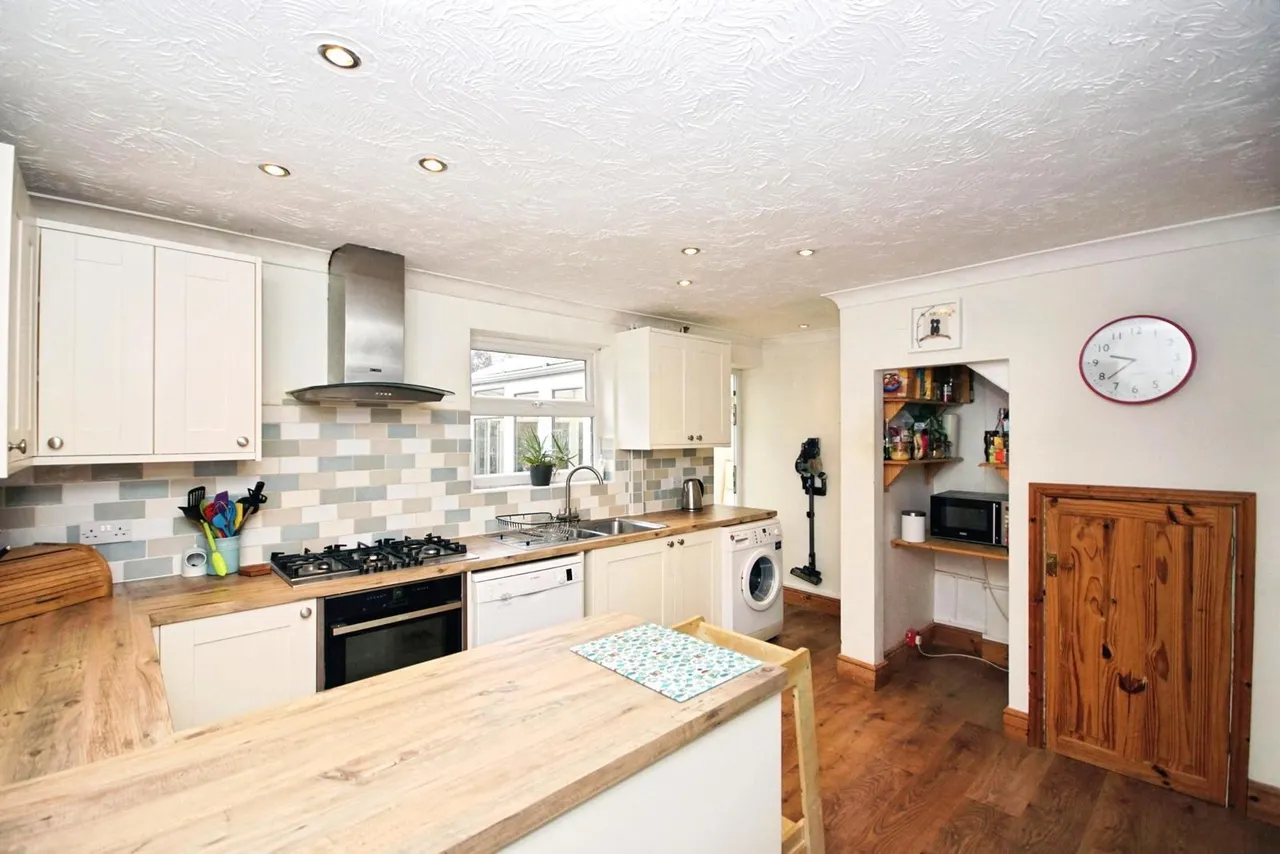 Frederick Thomas Road, Dursley, GL11, photo 13