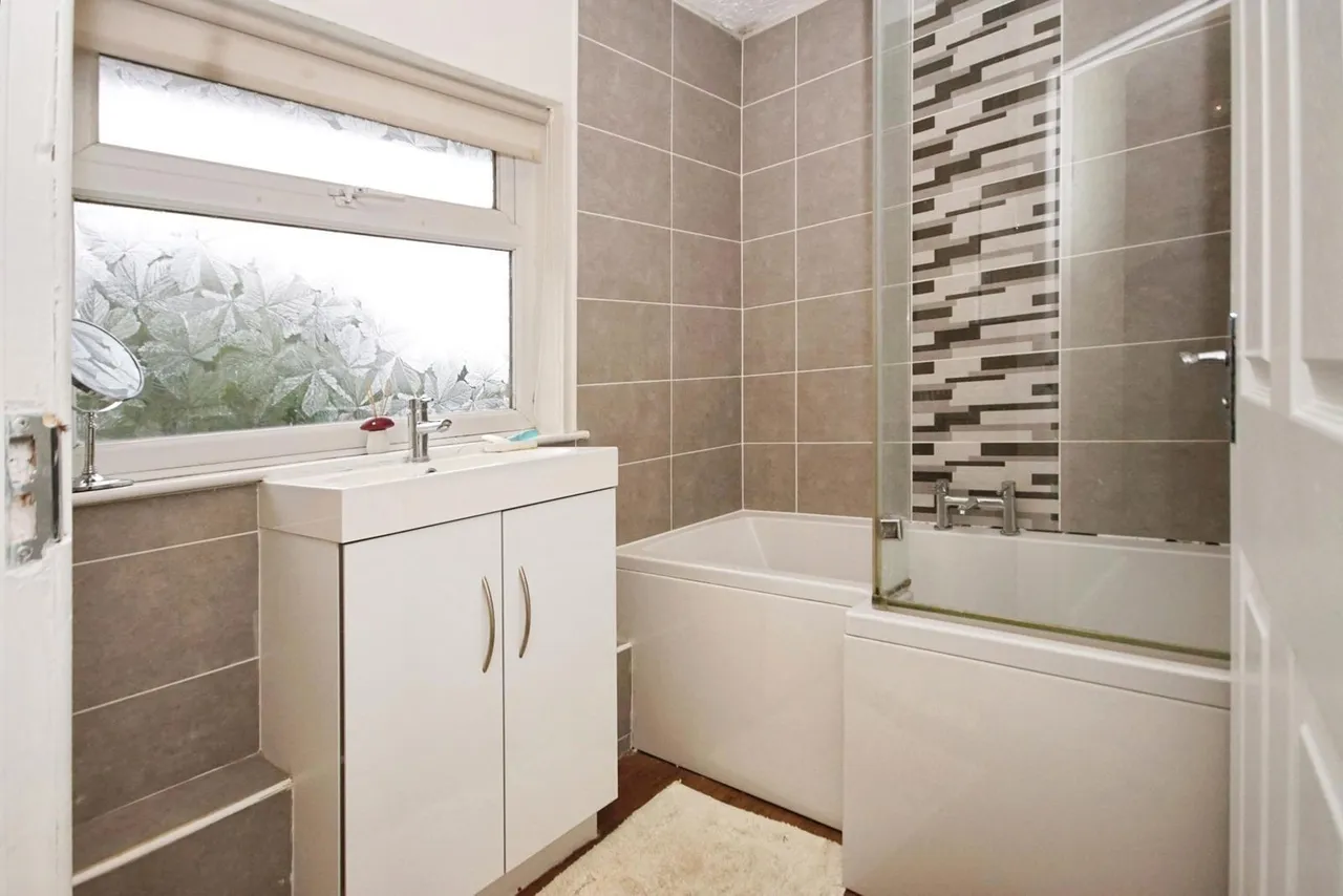 Frederick Thomas Road, Dursley, GL11, photo 15