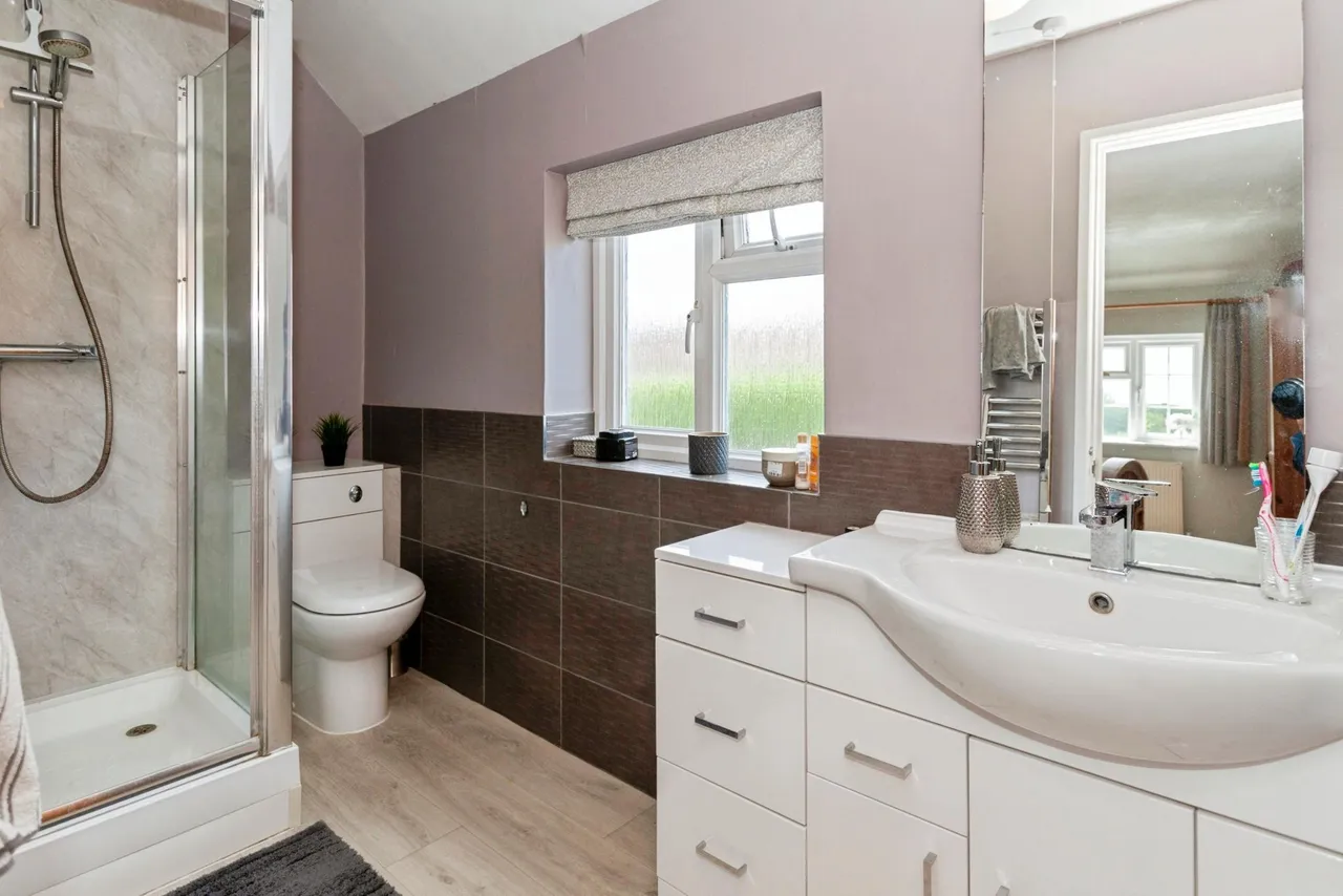 Eton Wick Road, Windsor, SL4, photo 12