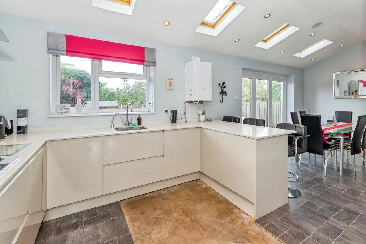 Eton Wick Road, Windsor, SL4, photo 4