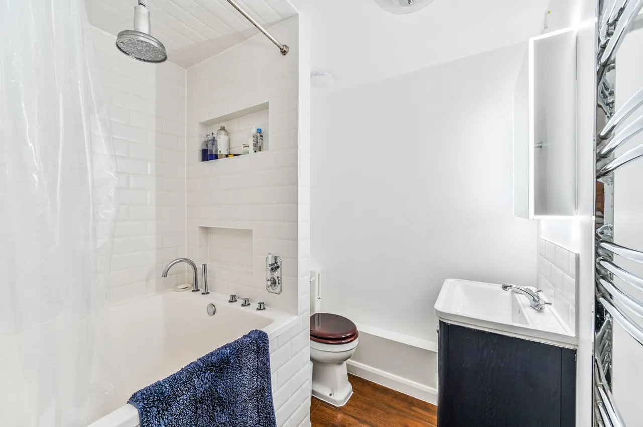 2 Gallagher Court, 49 Winders Road, London, photo 7