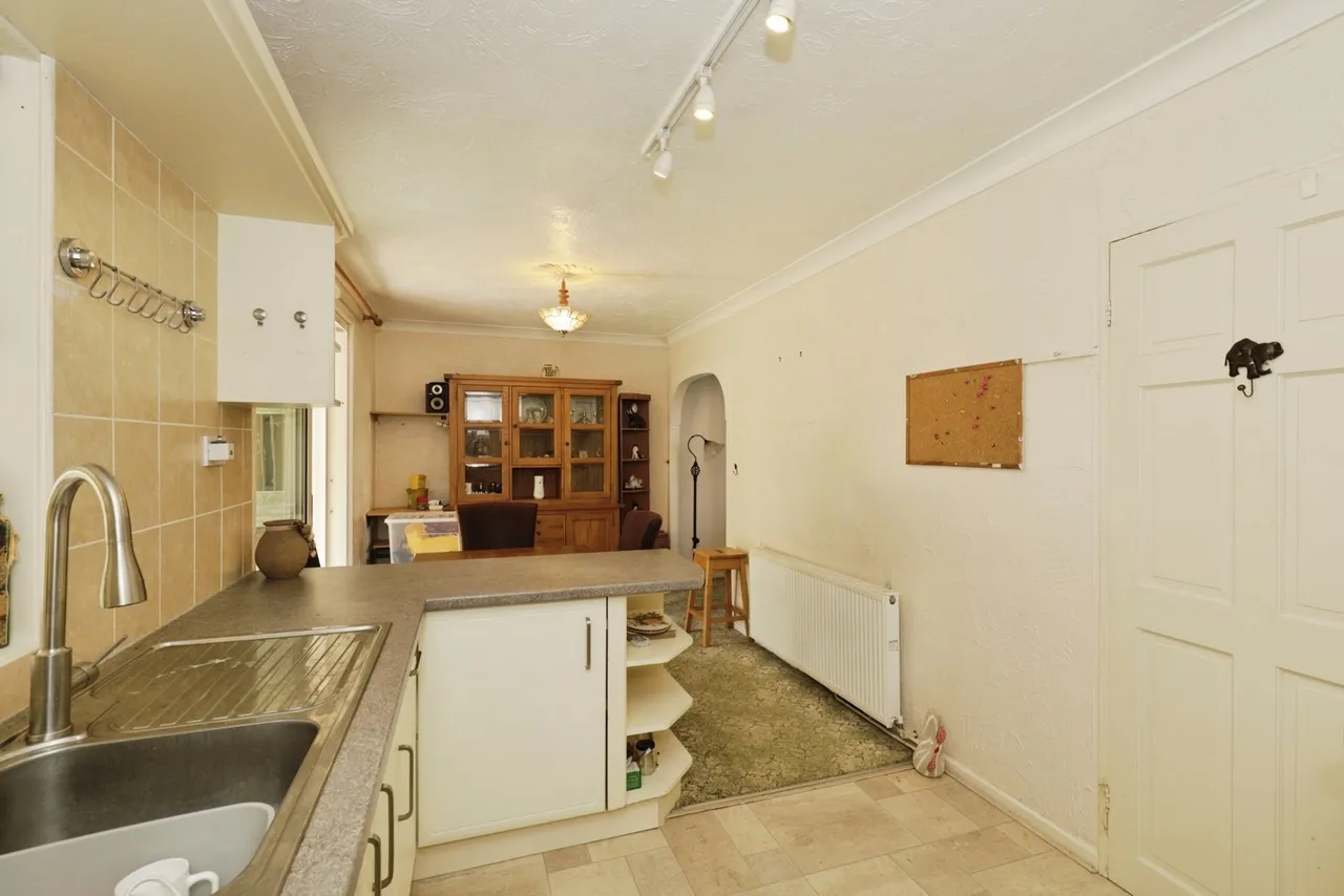 Cawthorn Avenue, Harrogate, North Yorkshire, HG2, photo 5