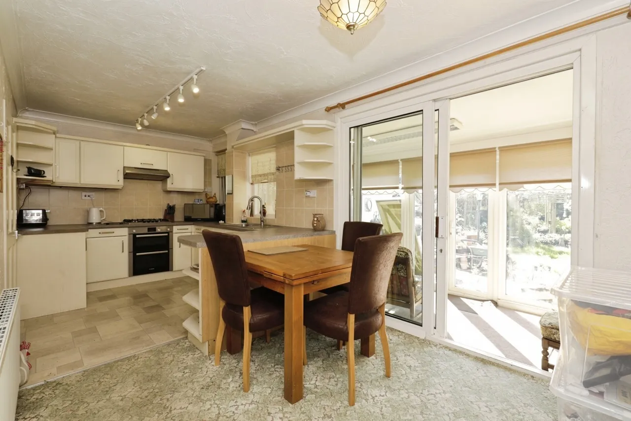 Cawthorn Avenue, Harrogate, North Yorkshire, HG2, photo 6