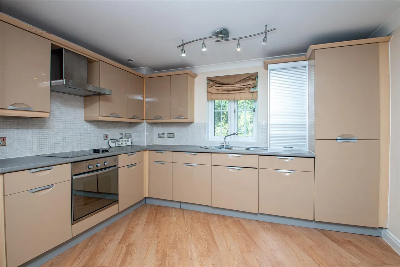 Tenby Grove, Kingsmead, photo 2