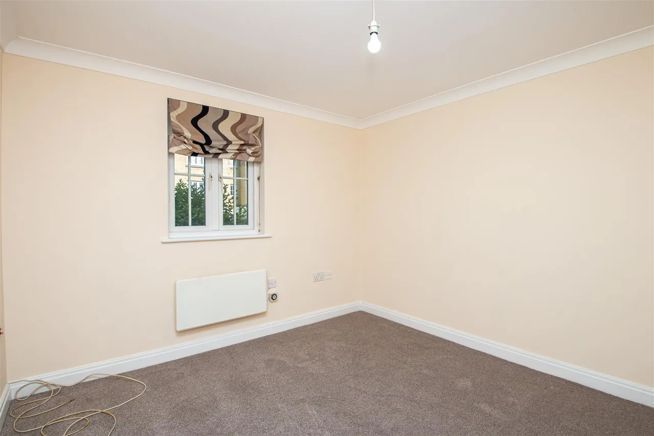 Tenby Grove, Kingsmead, photo 6