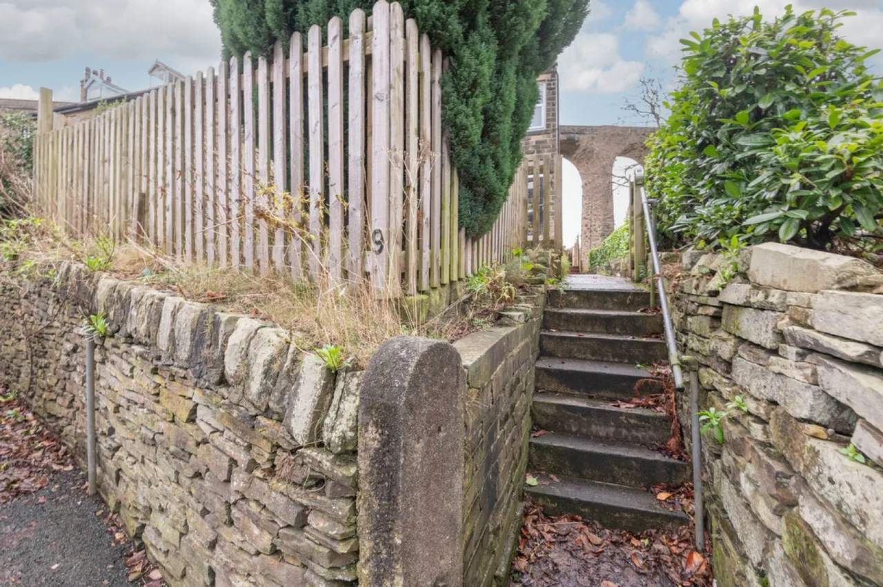 Bank Lane, Denby Dale, HD8, photo 11