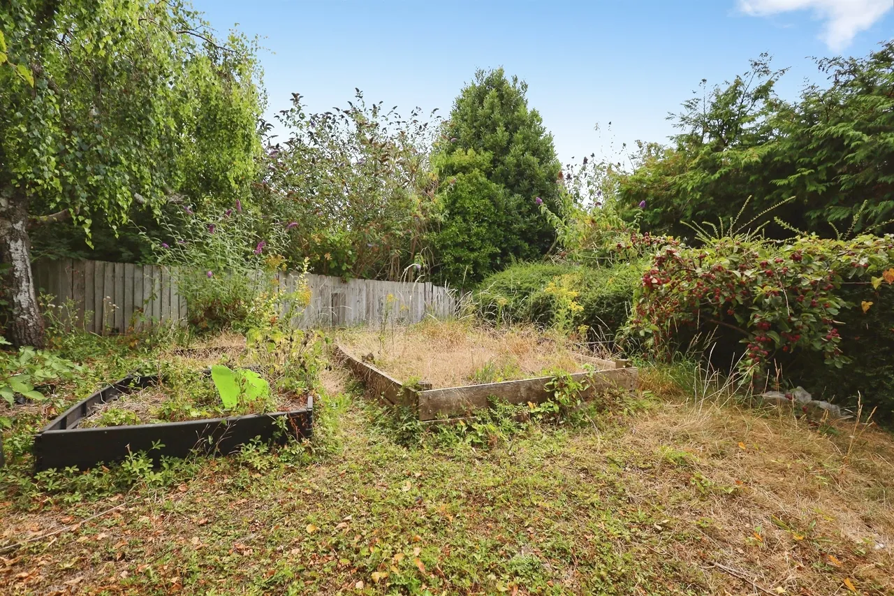 Cobbold Avenue, Eastbourne, photo 12