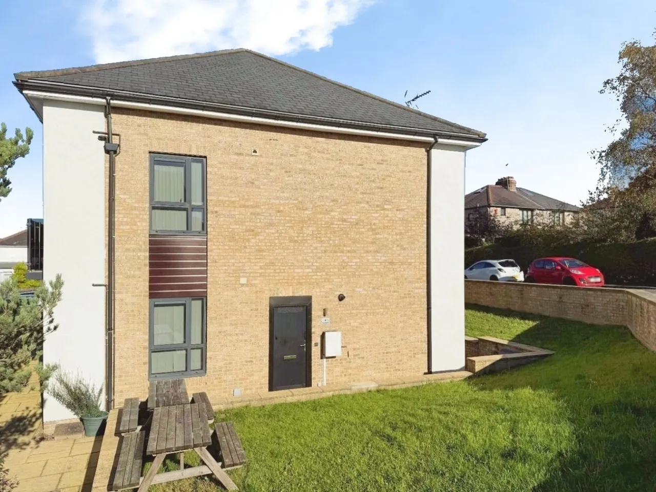 Park Square, Rawdon, LS19, photo 9