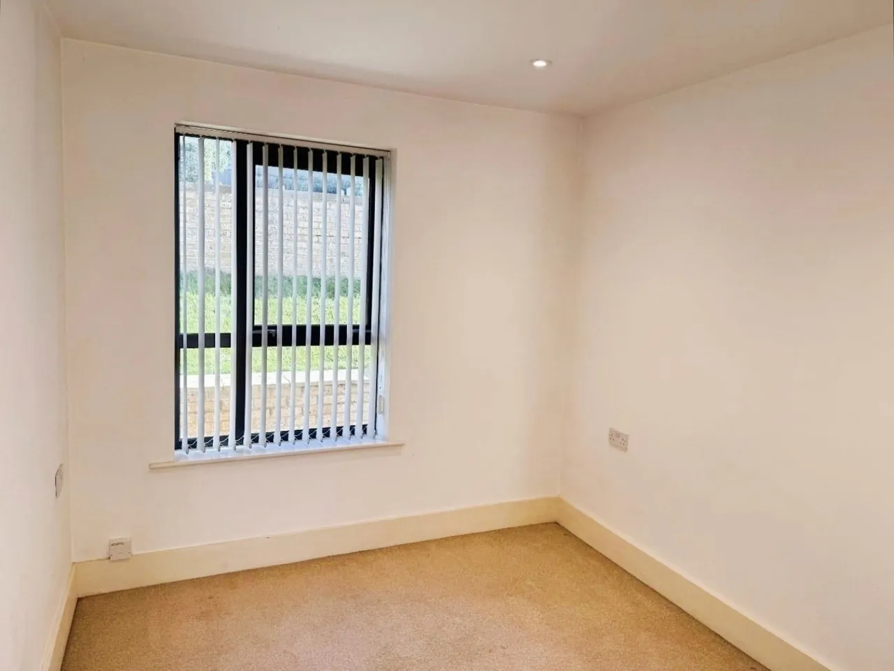Park Square, Rawdon, LS19, photo 5