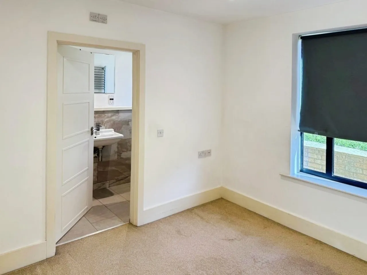 Park Square, Rawdon, LS19, photo 4