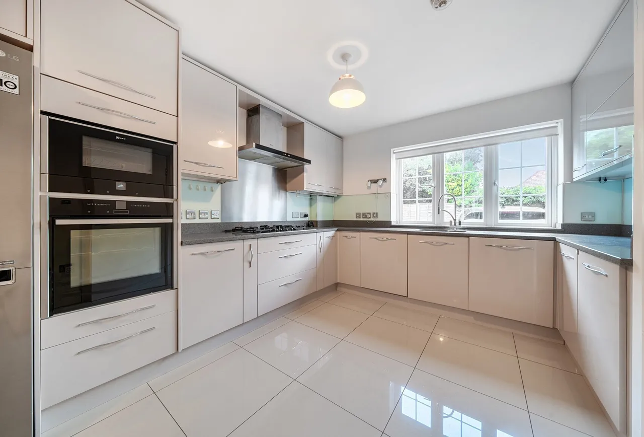 Risley Close, Morden, SM4 5DS, photo 2