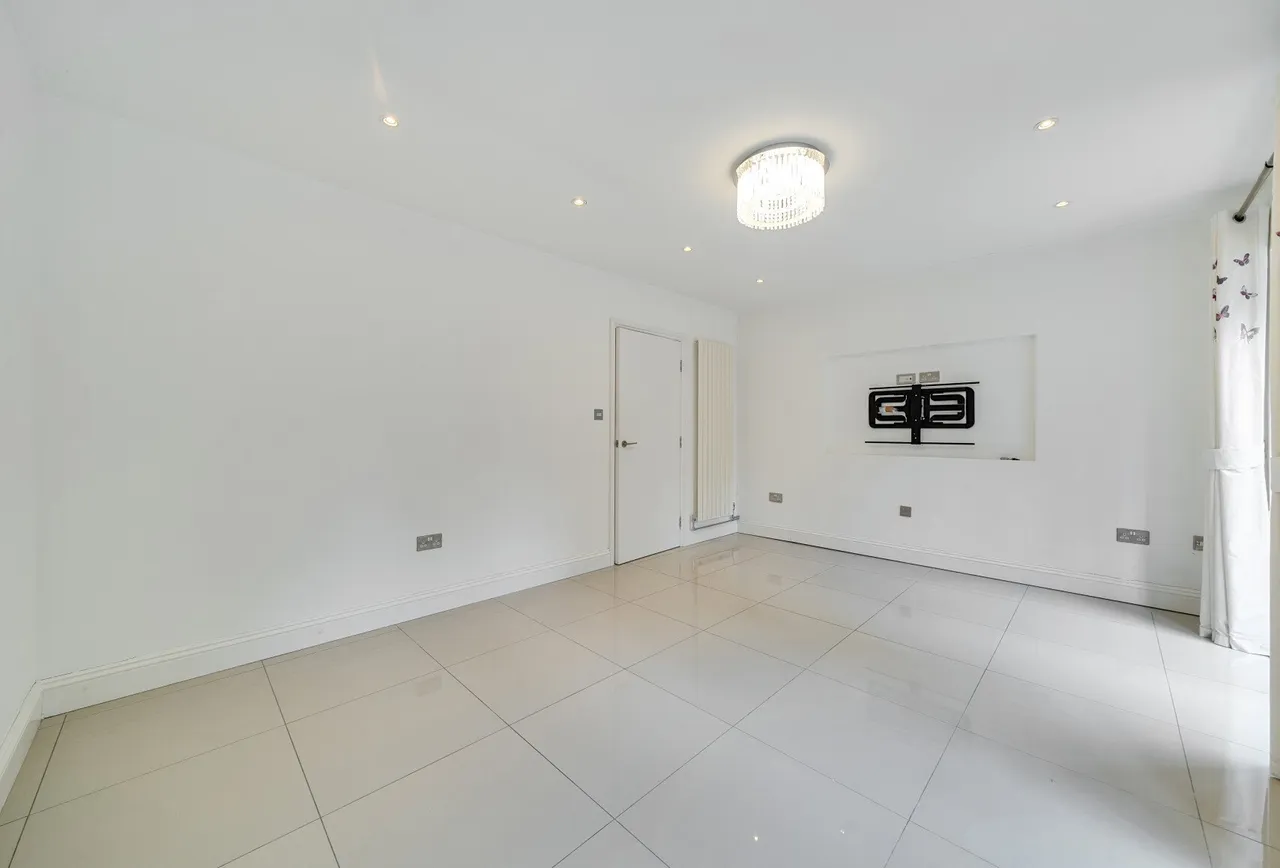 Risley Close, Morden, SM4 5DS, photo 16