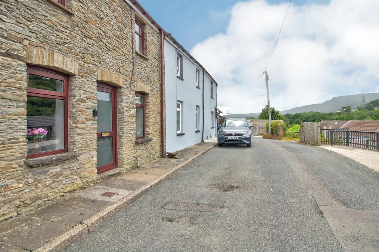 2 bed house for sale, Zoar Terrace, Treharris, CF46