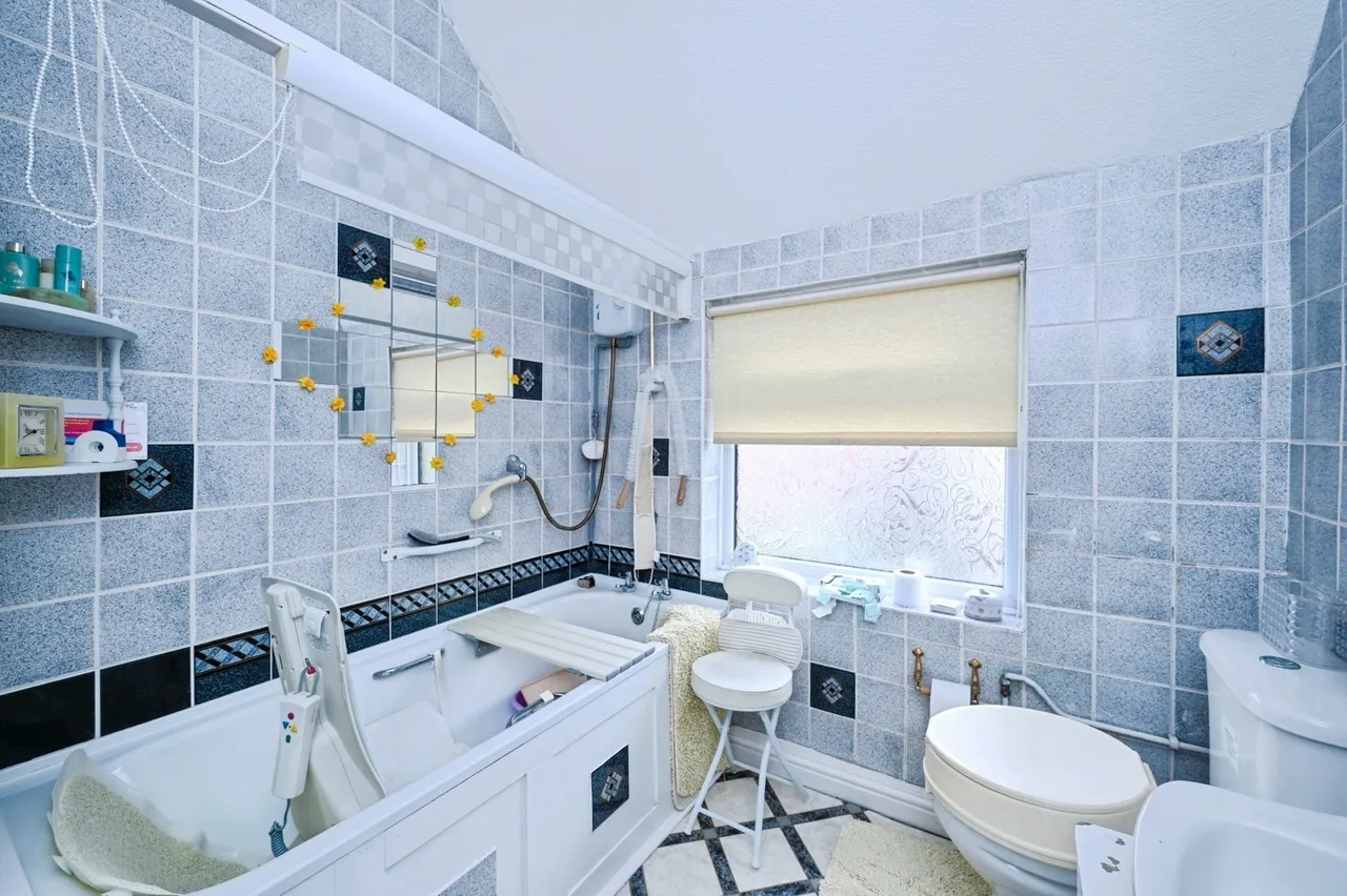 Second Avenue, Rainworth, Mansfield, Nottinghamshire, NG21, photo 19
