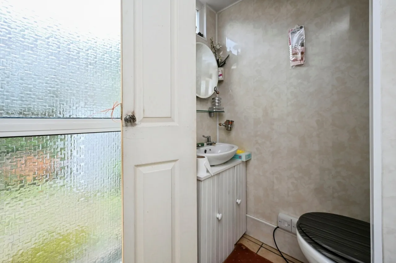 Second Avenue, Rainworth, Mansfield, Nottinghamshire, NG21, photo 13