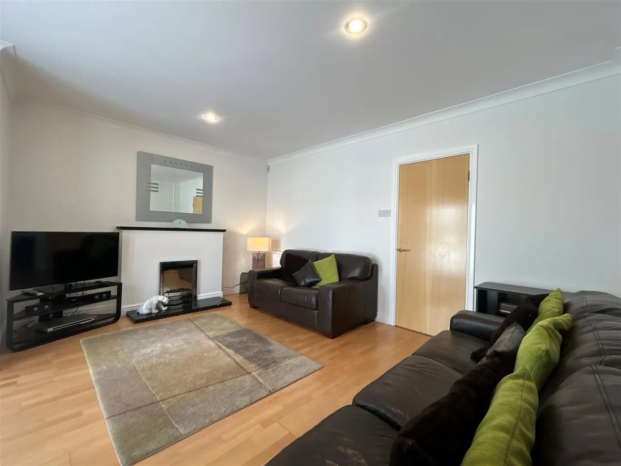 Waterford Place, Heald Green, photo 3