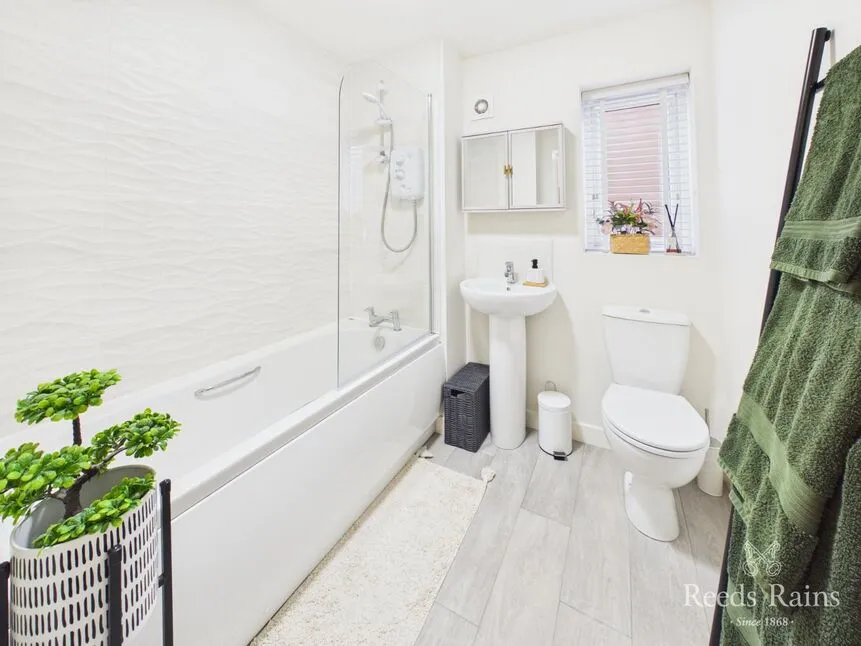 Millfields Drive, YO13, photo 8