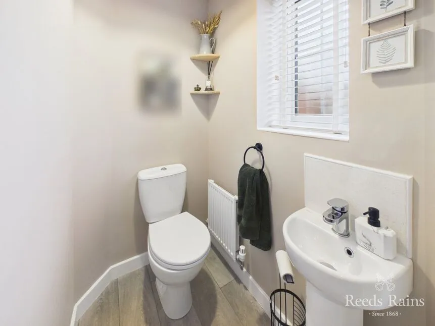 Millfields Drive, YO13, photo 16