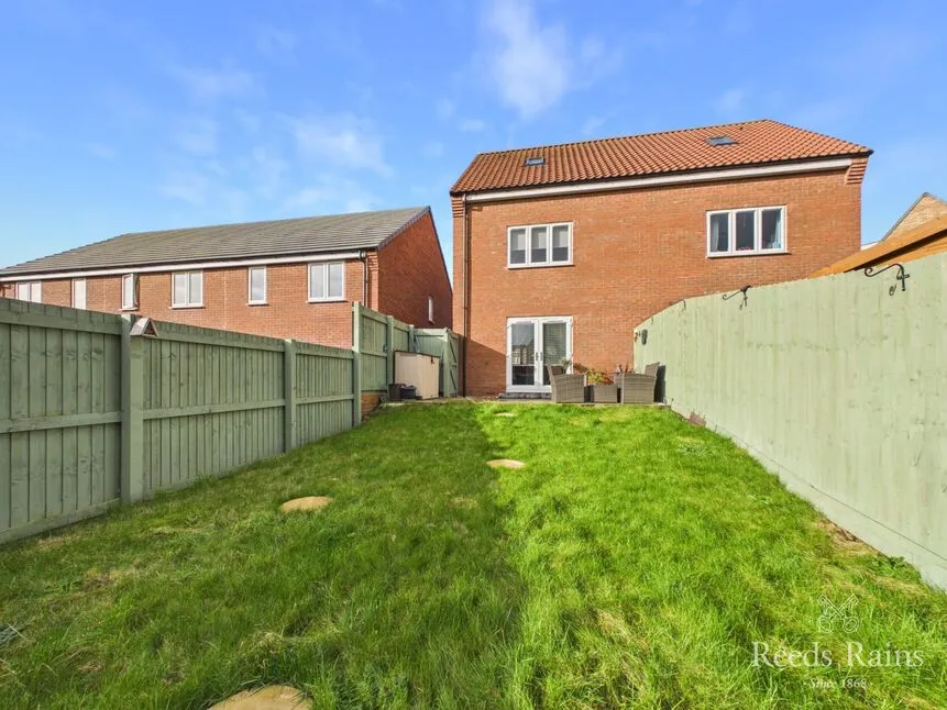 Millfields Drive, YO13, photo 9