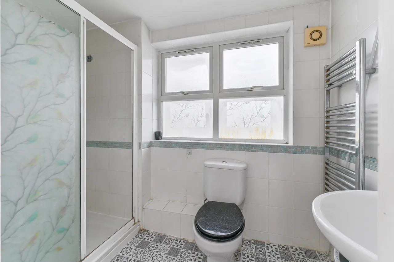 Sutton, SM1, photo 9