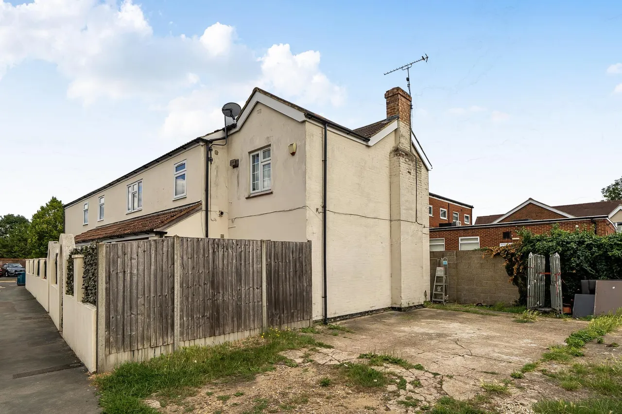 Albany Road, Old Windsor, SL4, photo 2