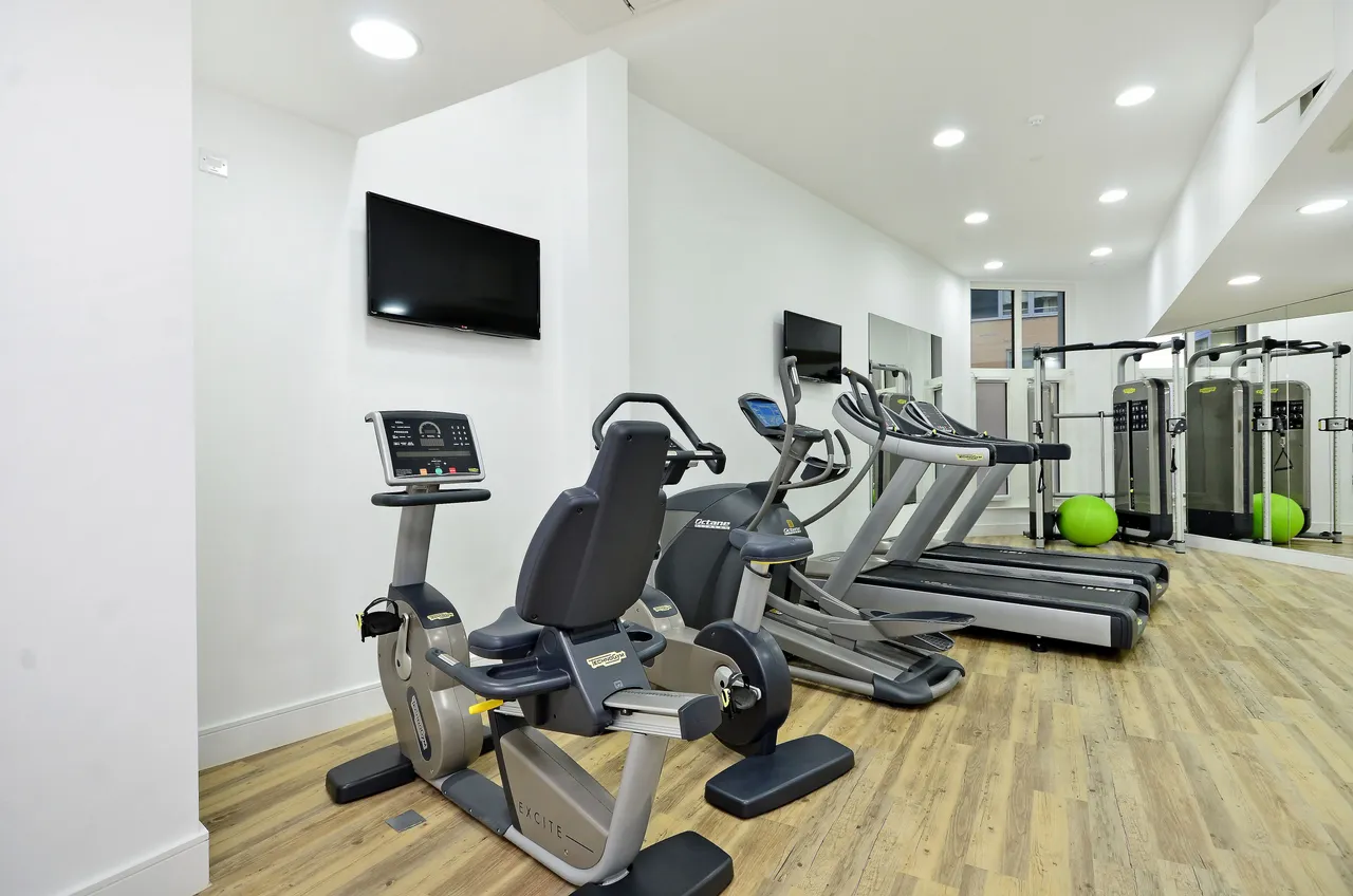 Flat 64, 7 Queensland Road, London, photo 11