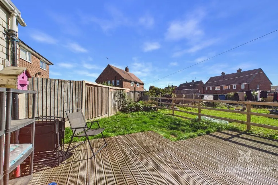 Rowena Drive, Thurcroft, S66, photo 16