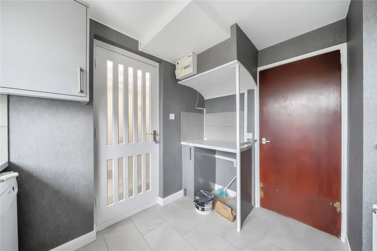 Crescent Gardens, Newtown, SY16, photo 5