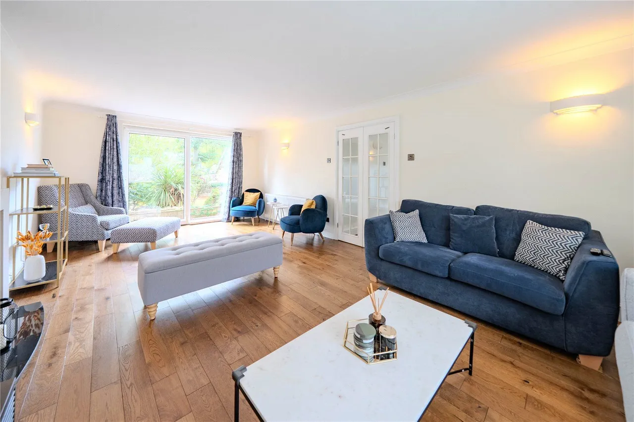 Oaklea Hall Close, Adel, LS16, photo 11