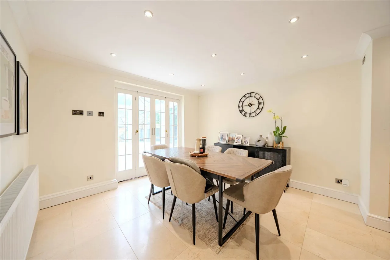Oaklea Hall Close, Adel, LS16, photo 4